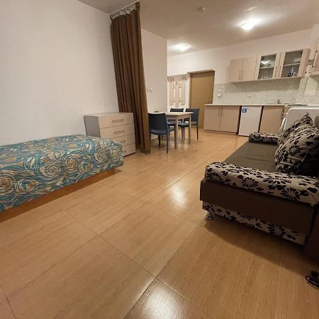 Menada Grand Kamelia Apartments 써니비치 외부 사진