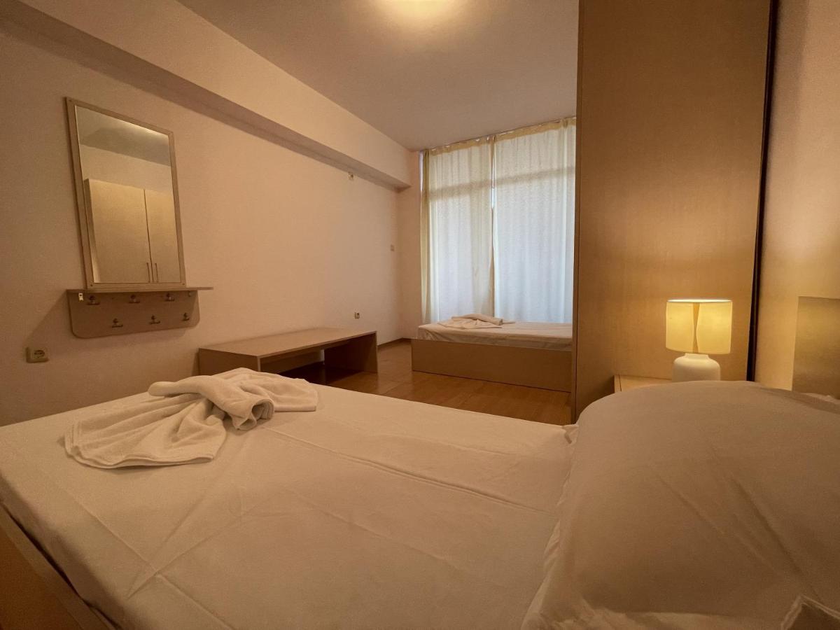 Menada Grand Kamelia Apartments 써니비치 외부 사진