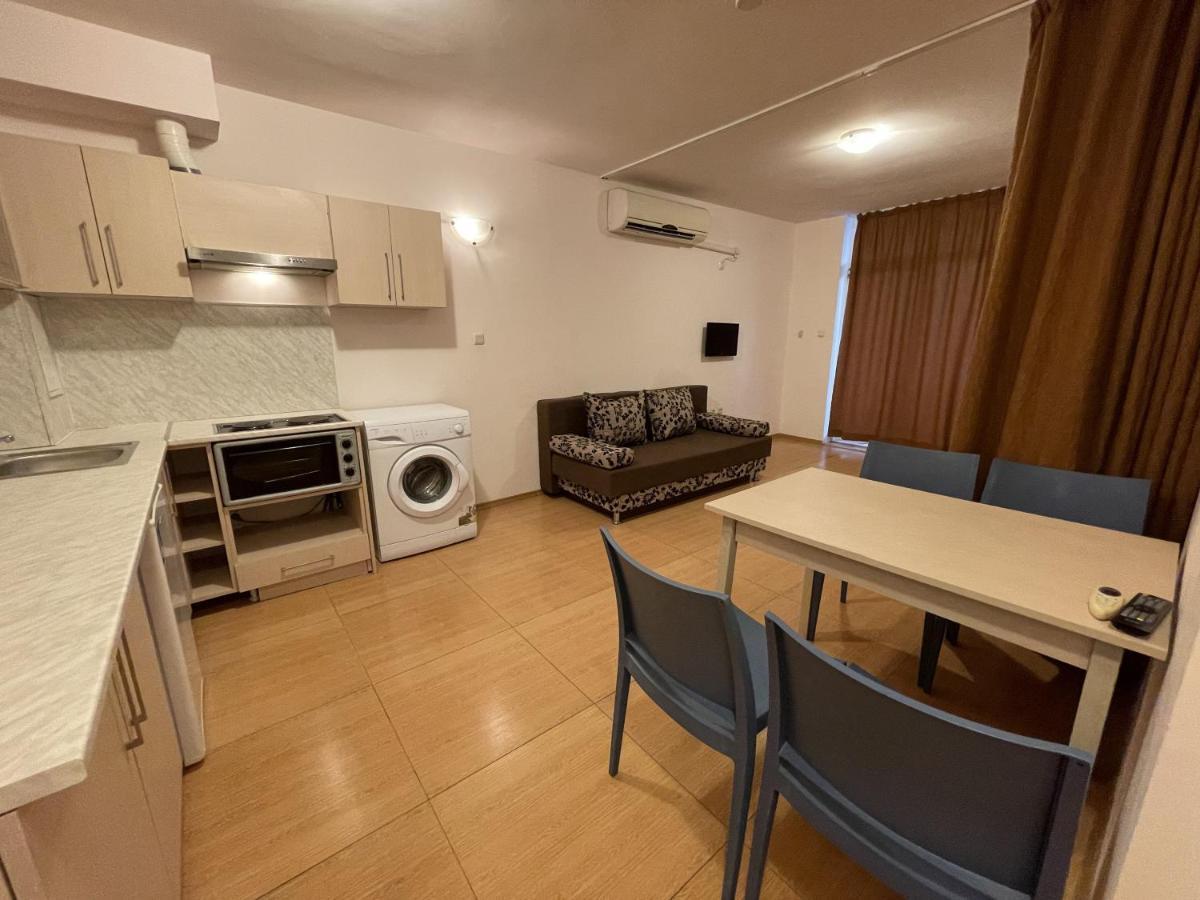 Menada Grand Kamelia Apartments 써니비치 외부 사진