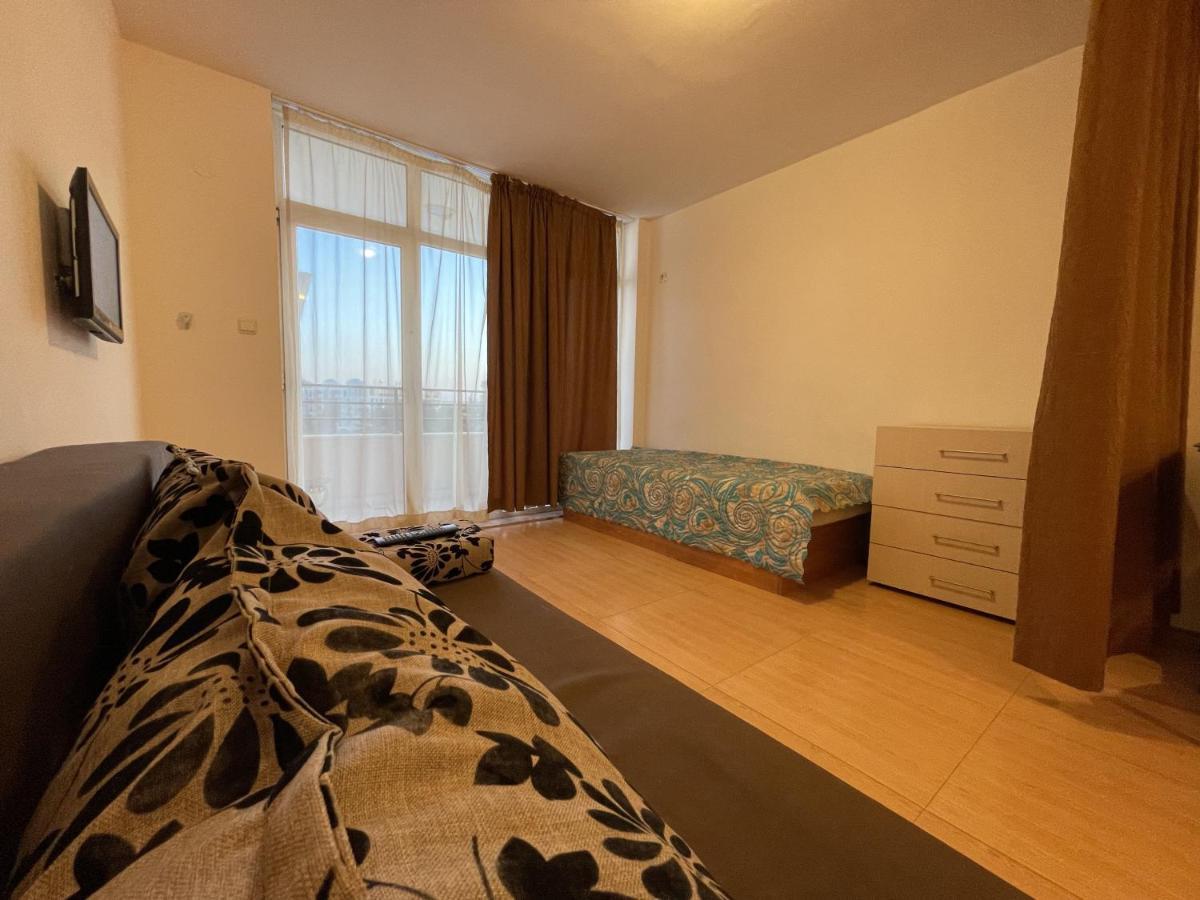 Menada Grand Kamelia Apartments 써니비치 외부 사진