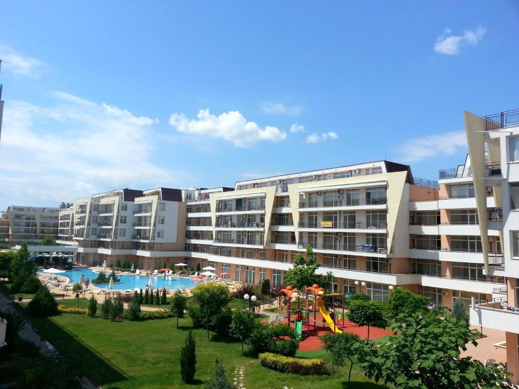 Menada Grand Kamelia Apartments 써니비치 외부 사진