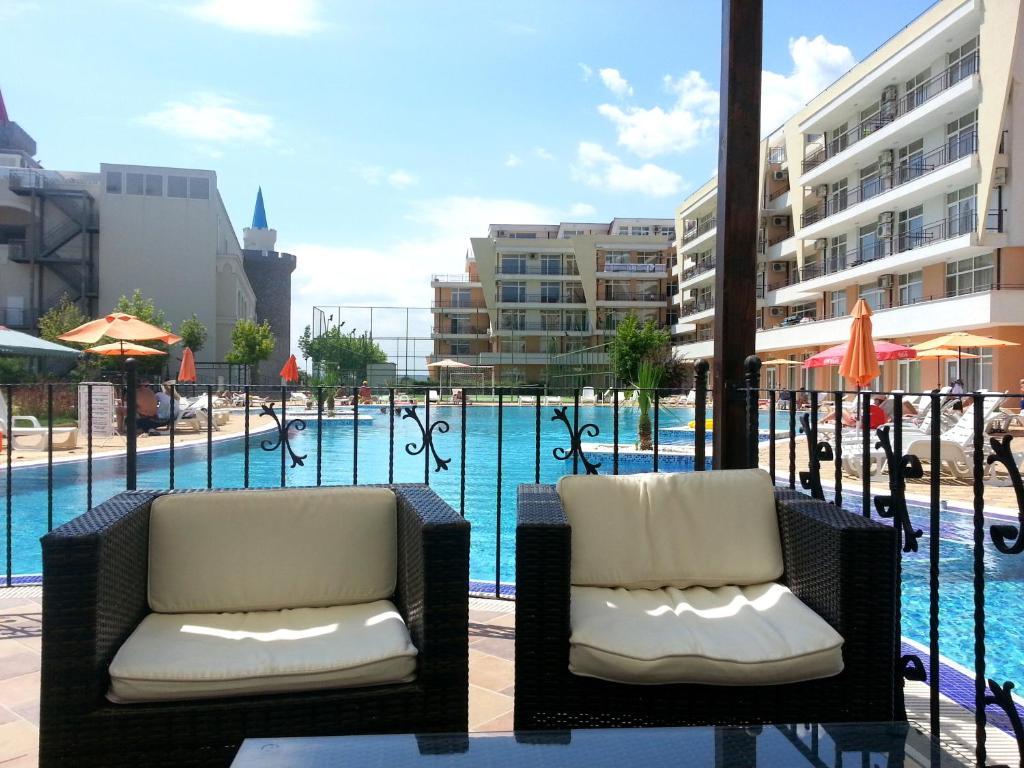 Menada Grand Kamelia Apartments 써니비치 외부 사진