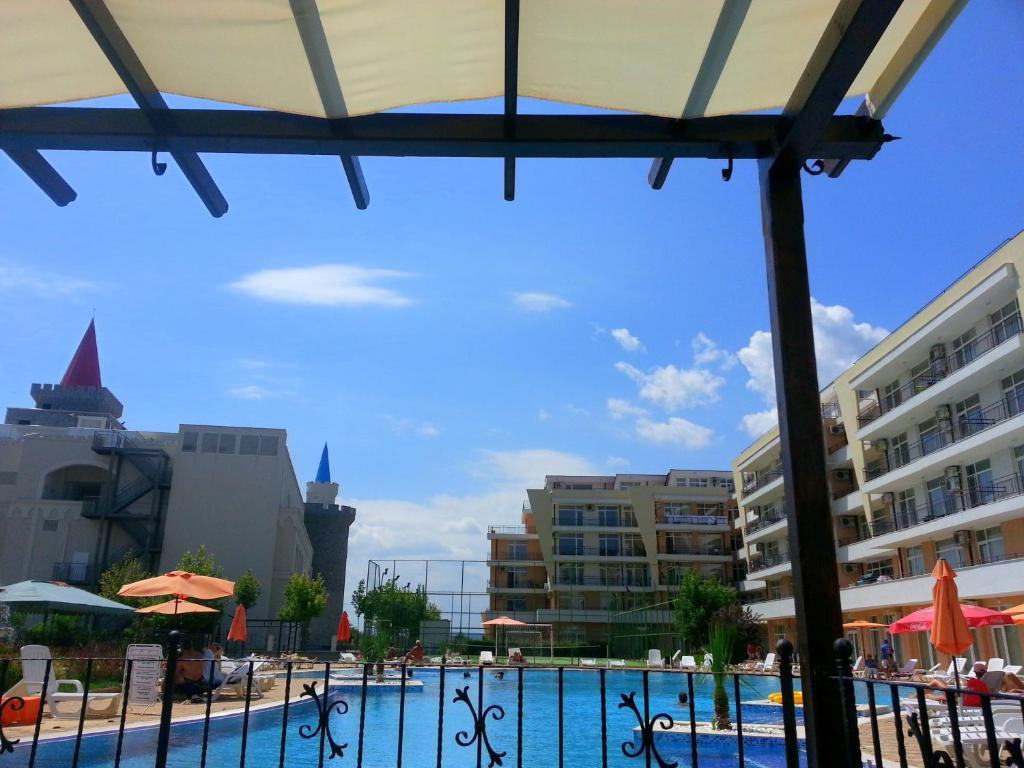 Menada Grand Kamelia Apartments 써니비치 외부 사진