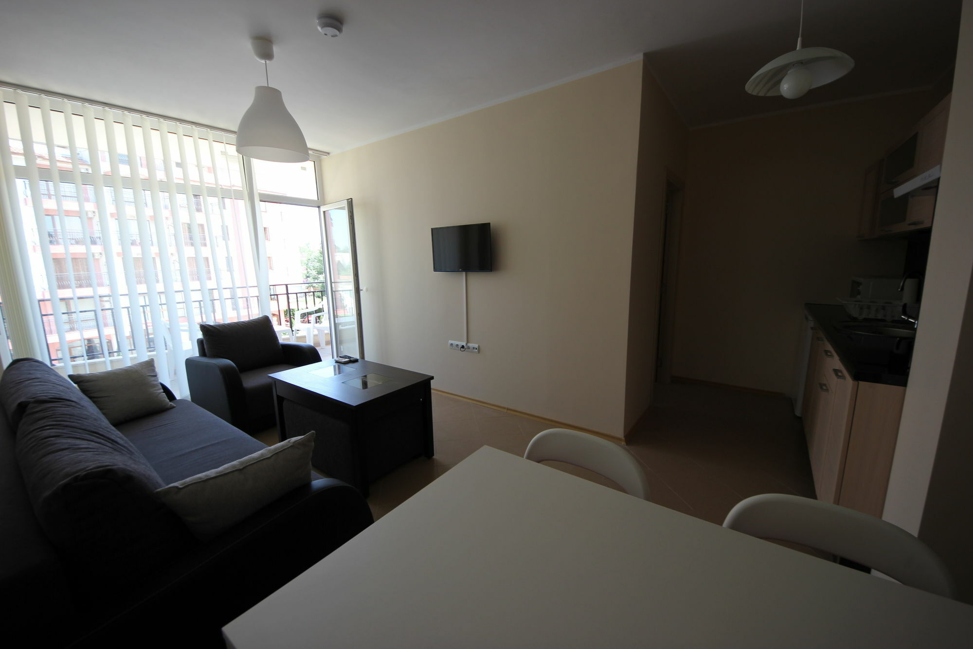 Menada Grand Kamelia Apartments 써니비치 외부 사진