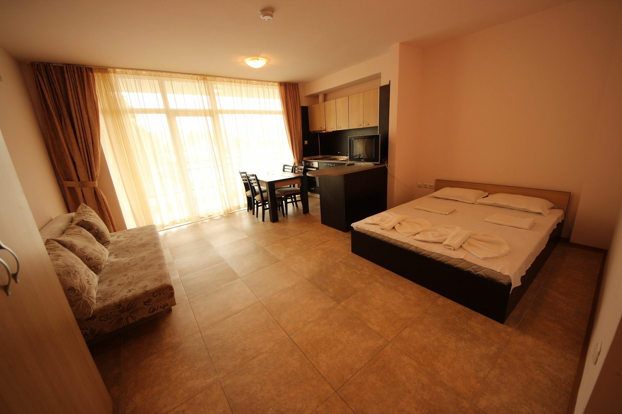 Menada Grand Kamelia Apartments 써니비치 외부 사진