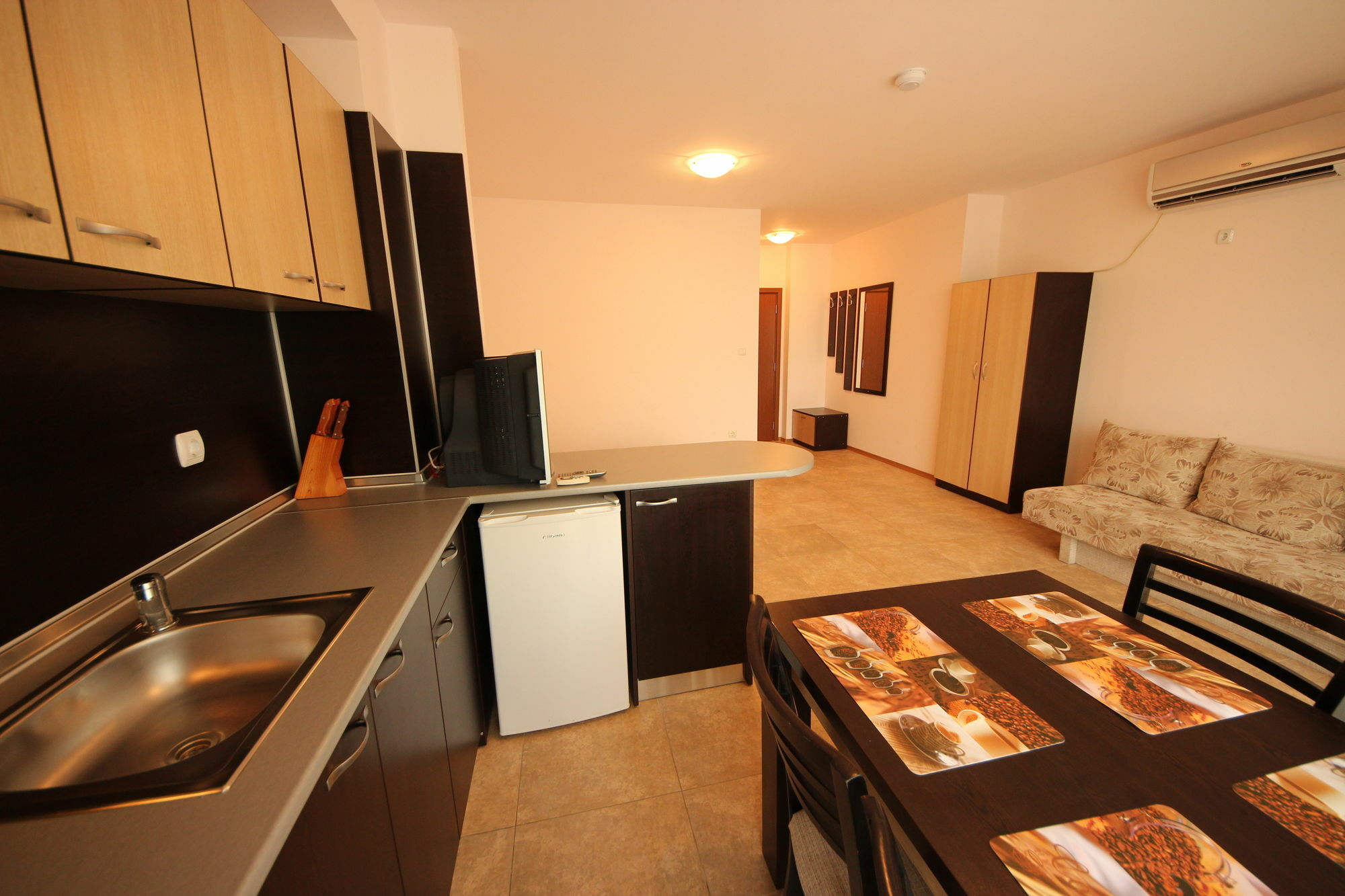 Menada Grand Kamelia Apartments 써니비치 외부 사진
