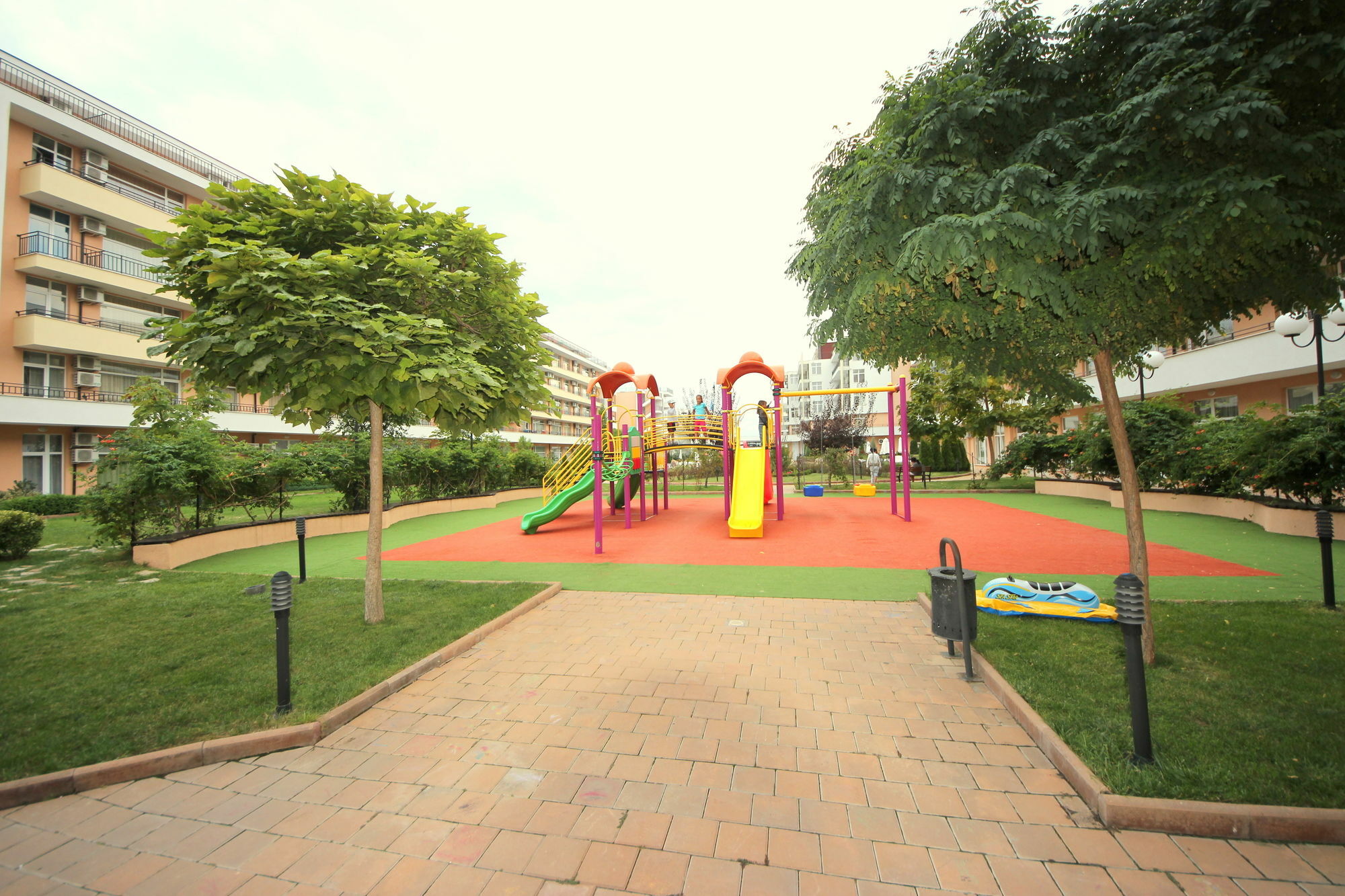 Menada Grand Kamelia Apartments 써니비치 외부 사진