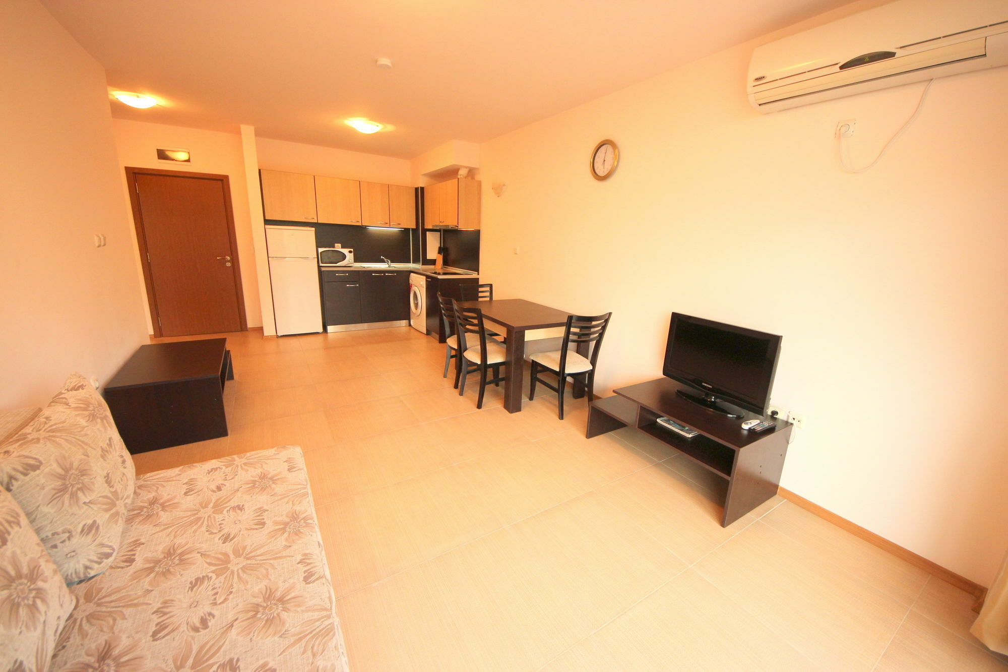 Menada Grand Kamelia Apartments 써니비치 외부 사진