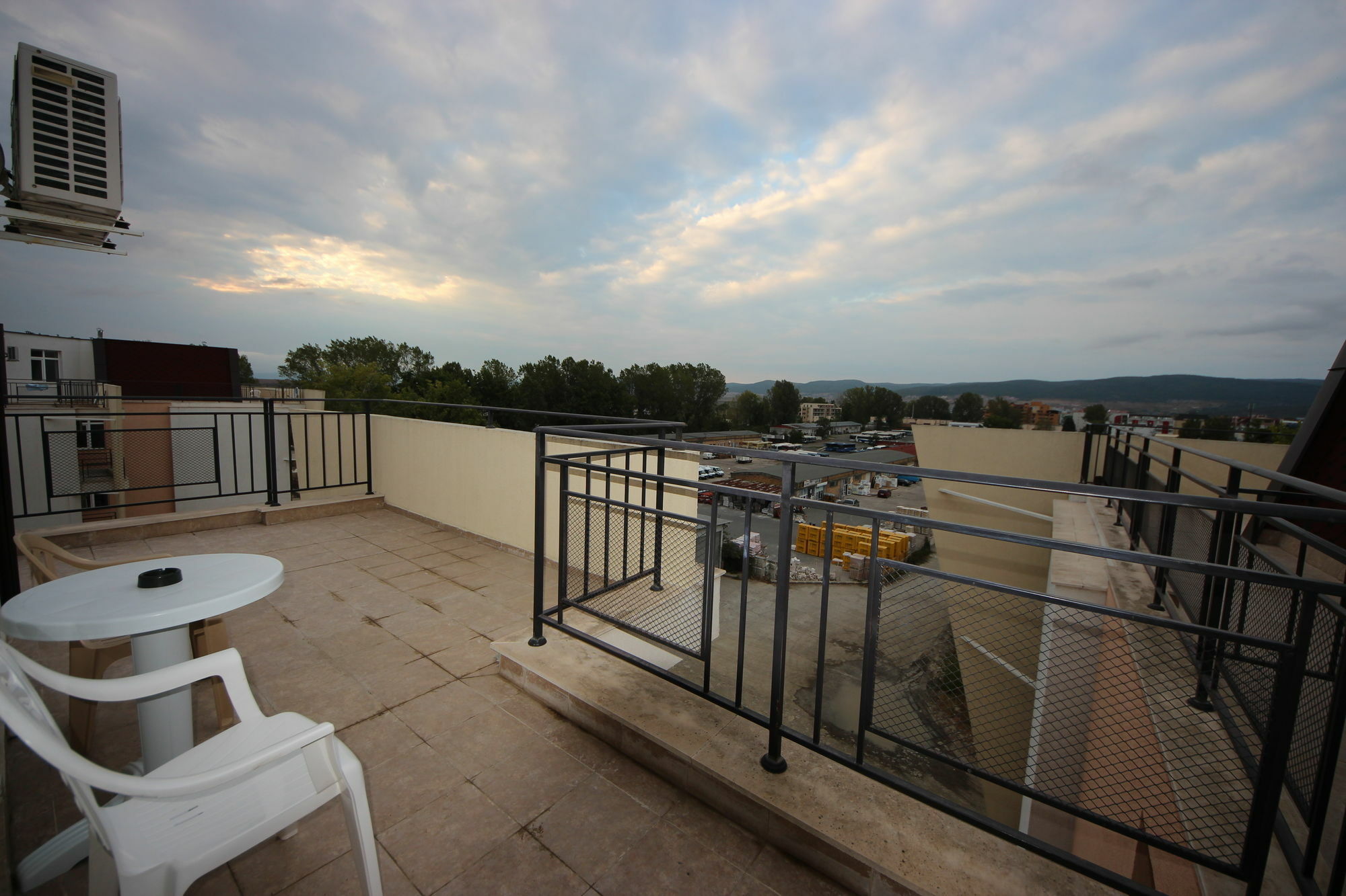 Menada Grand Kamelia Apartments 써니비치 외부 사진