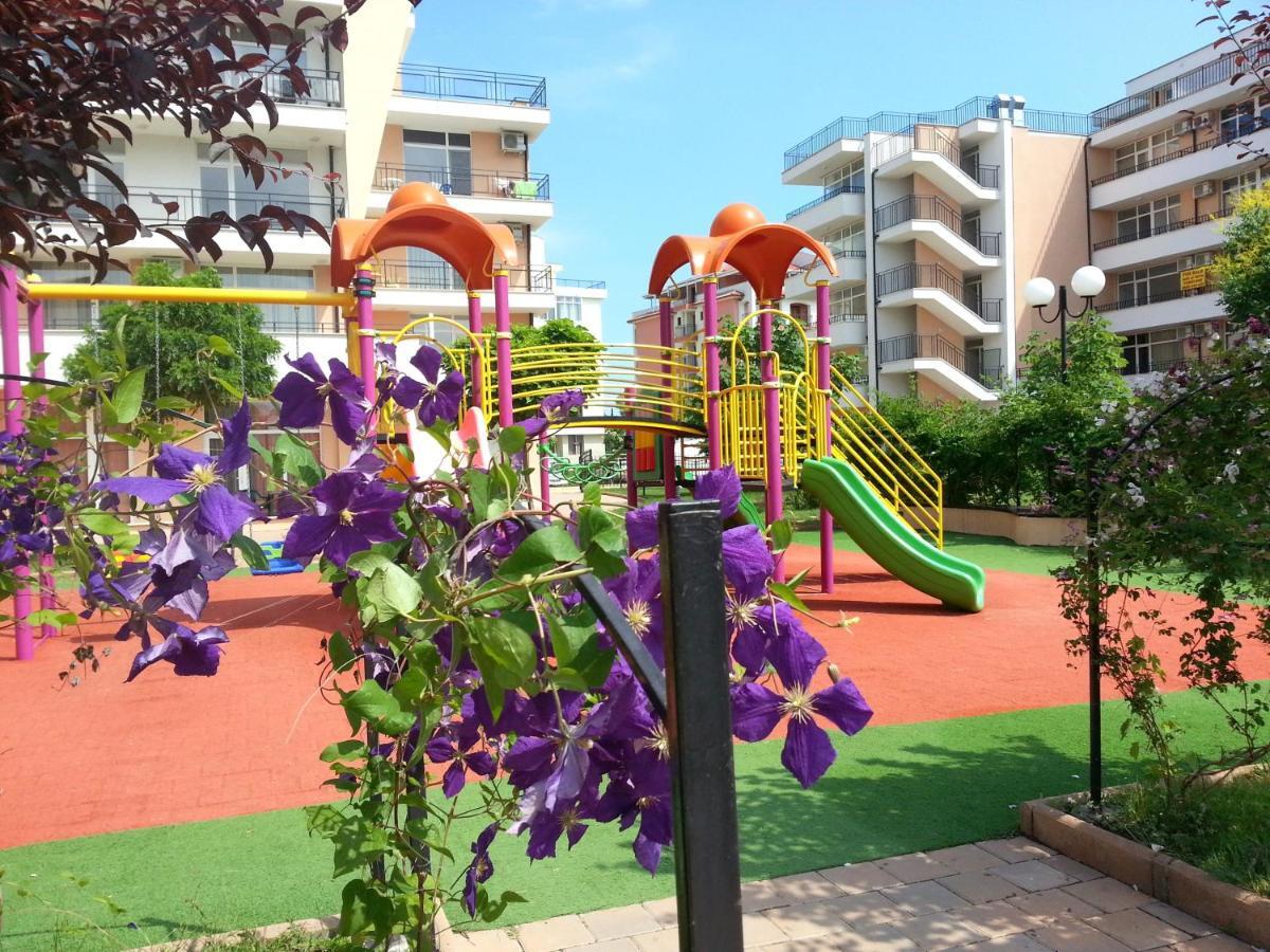 Menada Grand Kamelia Apartments 써니비치 외부 사진